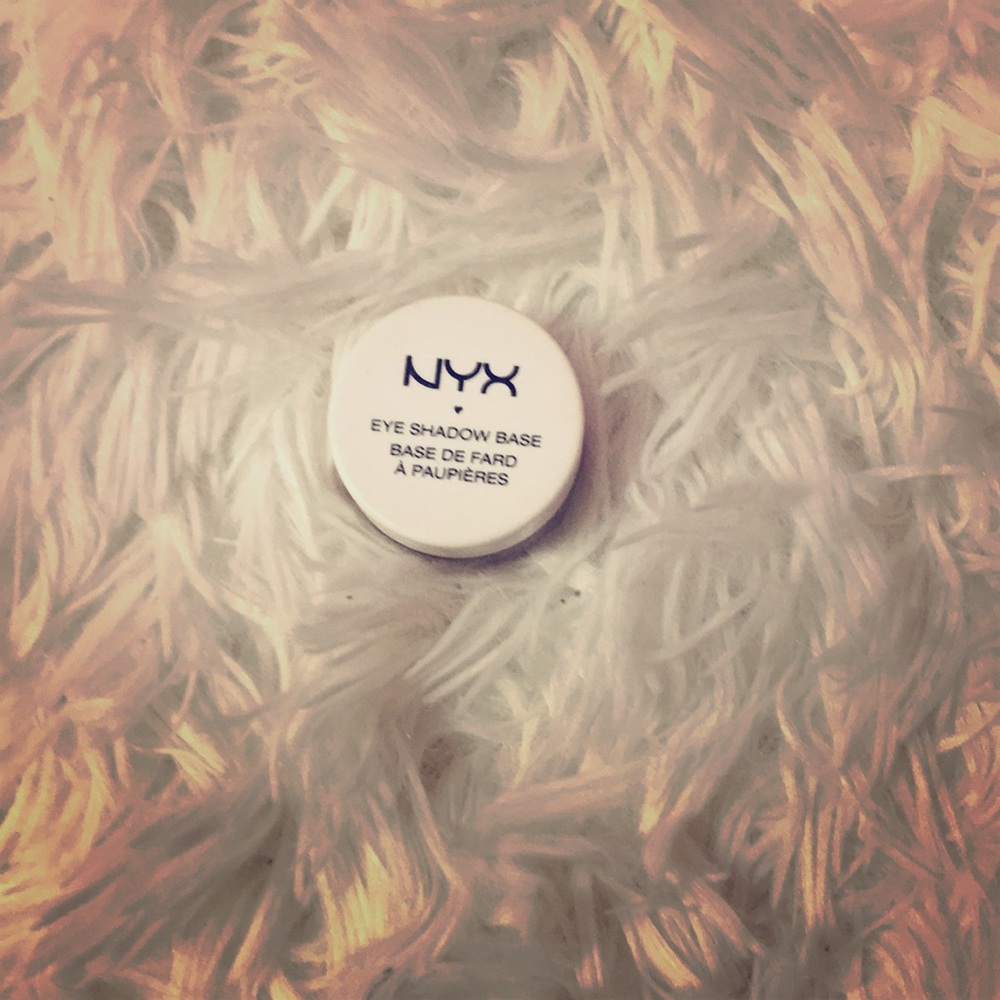 Nyx eyeshadow base
